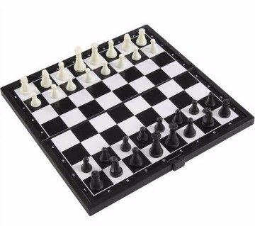 Magnetic pocket chess board