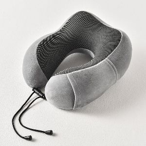 Travel Pillow Breathable Comfortable Memory Foam Pillow Easy to Carry Neck Pillow with Phone Holder