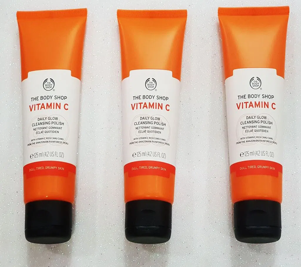 UK Body Shop Vitamin C Daily Glow Cleansing polish 125ml  1pcs 