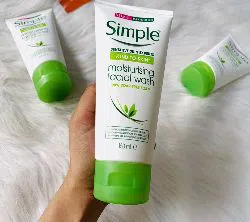 UK Simple Moistening Facial Wash 150ml 