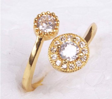 Ladies rhinestone setting gold plated finger ring