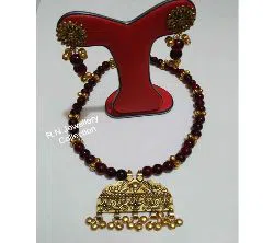 necklace with ear ring Set-Black and Gold 