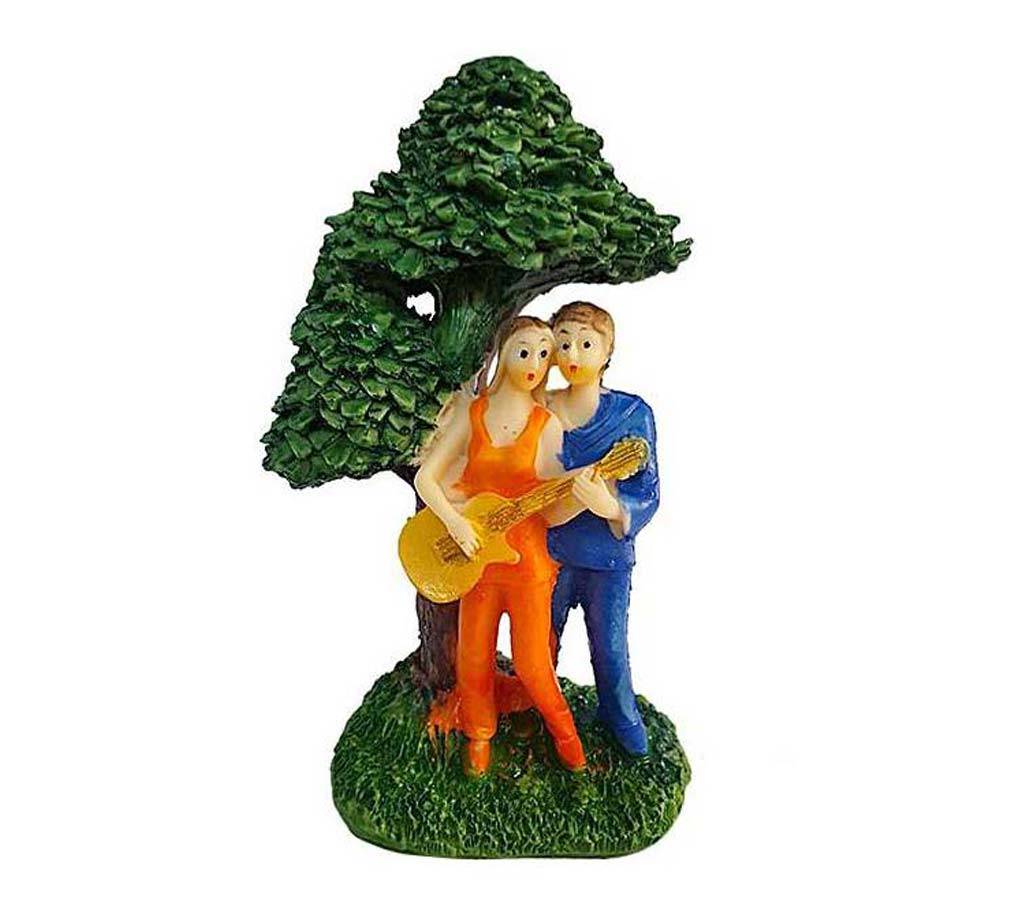 Couple Playing Guitar Under Tree শোপিস মাল্টিকালার বাংলাদেশ - 667360