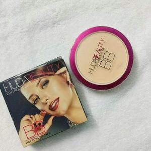 Huda Beauty BB ফেস পাউডার