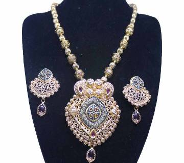 Ladies Pendant Set and Earrings