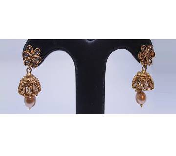 Stylish Gold Plated Diamond Cut Earring