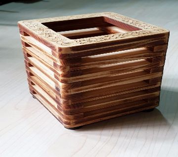 কাঠের পেন হোল্ডার