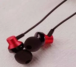 REMAX EARPHONE WITH EXTRA DEEP BASS