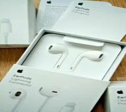 Apple Lighting Ear Pods Earphone - White (Direct Connection) copy