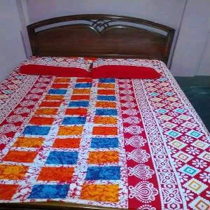 Cotton Double Size Bed Sheet with 2 Pillow Covers