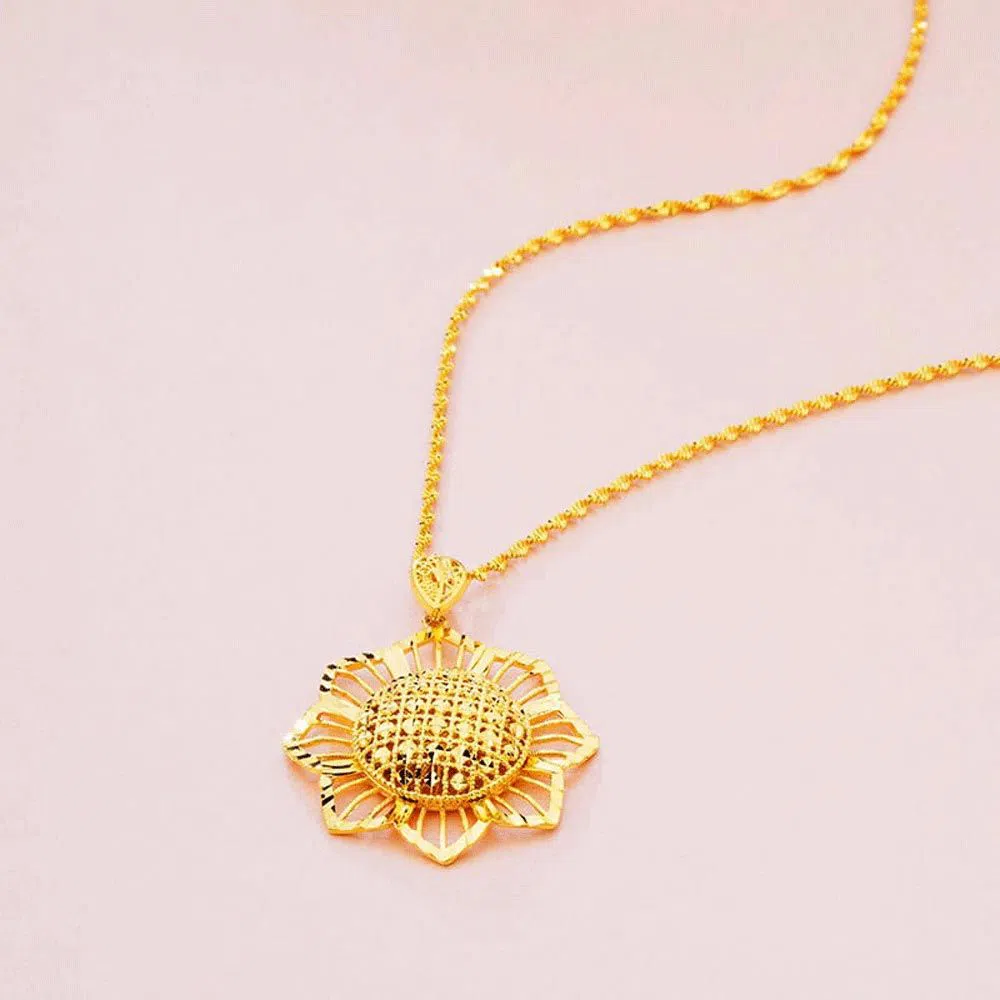 Gold Plated Chain & Locket For Women.