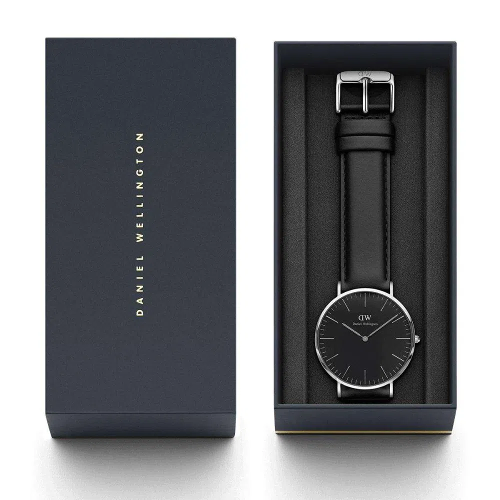 Daniel Wellington Leather Analog Watch For Men Copy 