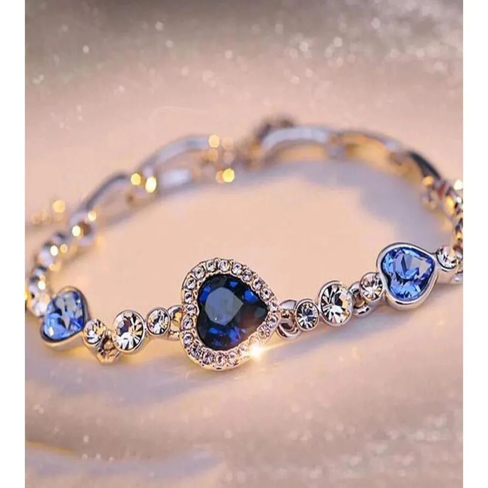 Sweet Love Heart Shape Rhinestone Bracelet for Womens And Girls