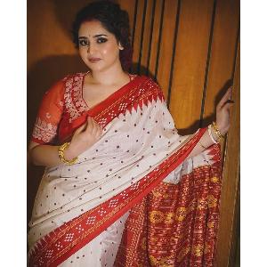 হাফ সিল্ক শাড়ি উইথ ব্লাউজপিস