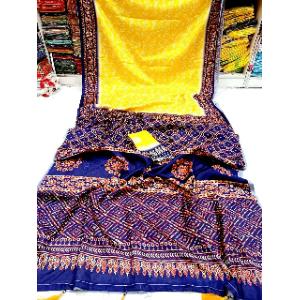 বাটিক প্রিন্ট শাড়ি উইথ ব্লাউজ পিস