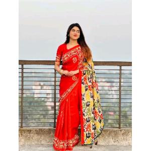 বাটিক প্রিন্ট শাড়ি উইথ ব্লাউজ পিস